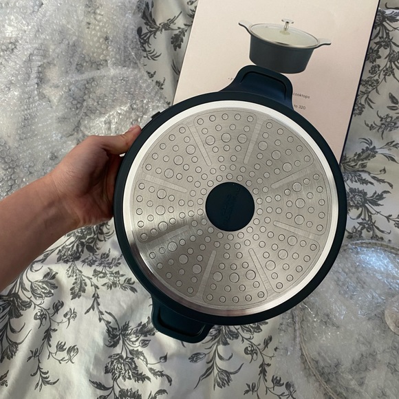 Phantom Chef Small Dutch Oven 2.3 QT - Picture 8 of 11